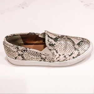 Steve Madden Safary Sneaker Size 10